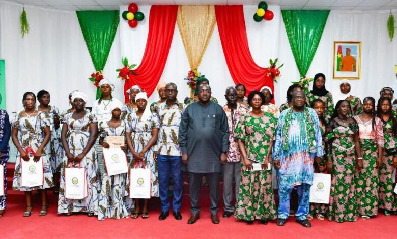 Photo de famille avec les apprenantes
